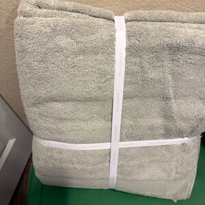 Boll & Branch Plush Bath Towel Set - Meadow